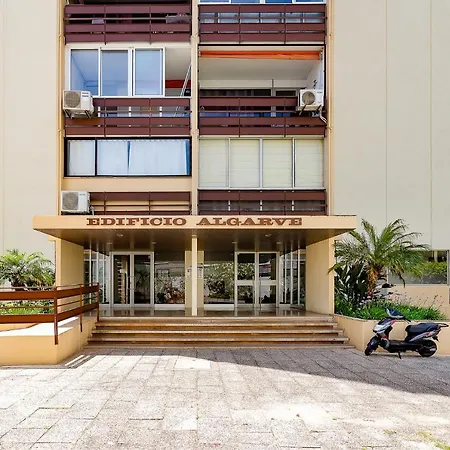 Algarve, Located Center Of Vilamoura Apartament Quarteira